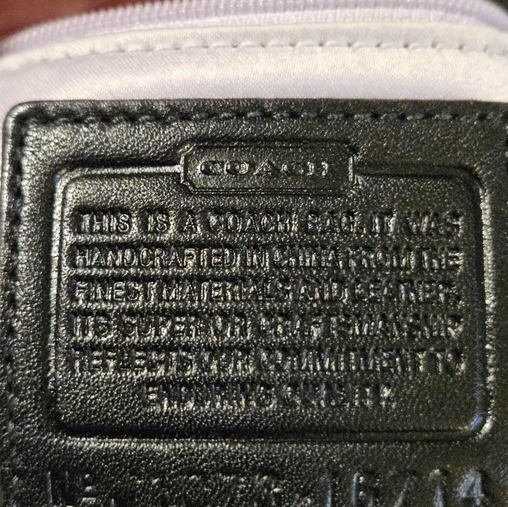 EUC COACH Shoulder Bag - Picture 8 of 11